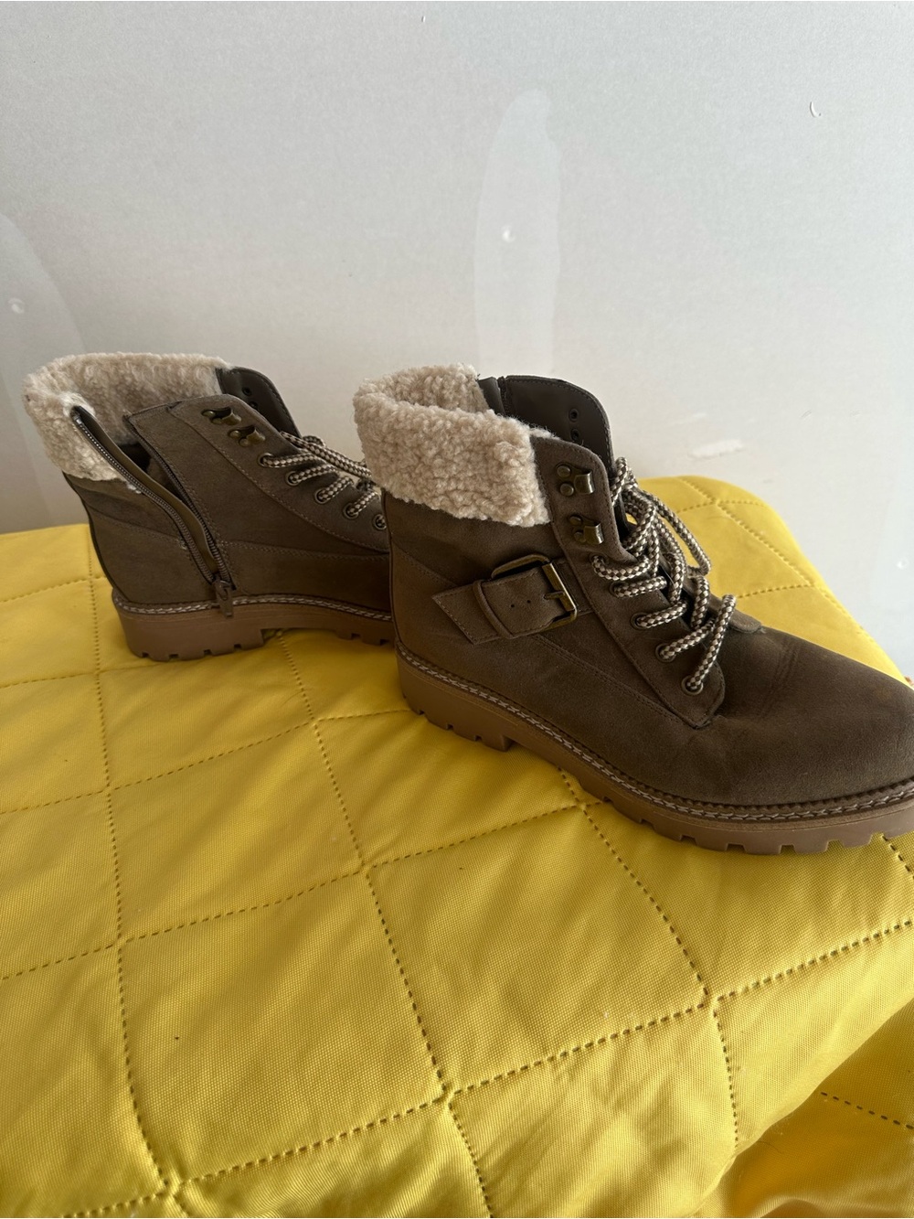 Source Unknown Olive Brown Sherpa Cuffed Lace-Up Boots